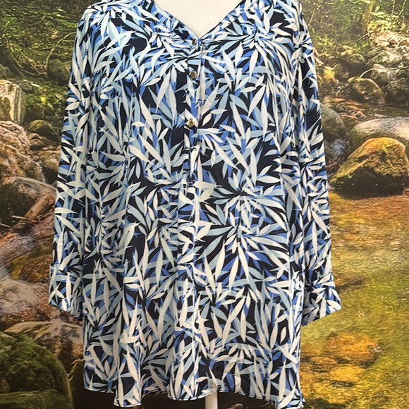 Blue and White Patterned Women's Top - Picture 1 of 8